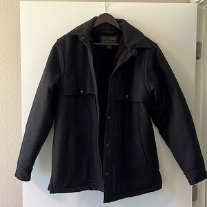 Filson Men’s Lined Wool Cape Coat Black / Brown Twill